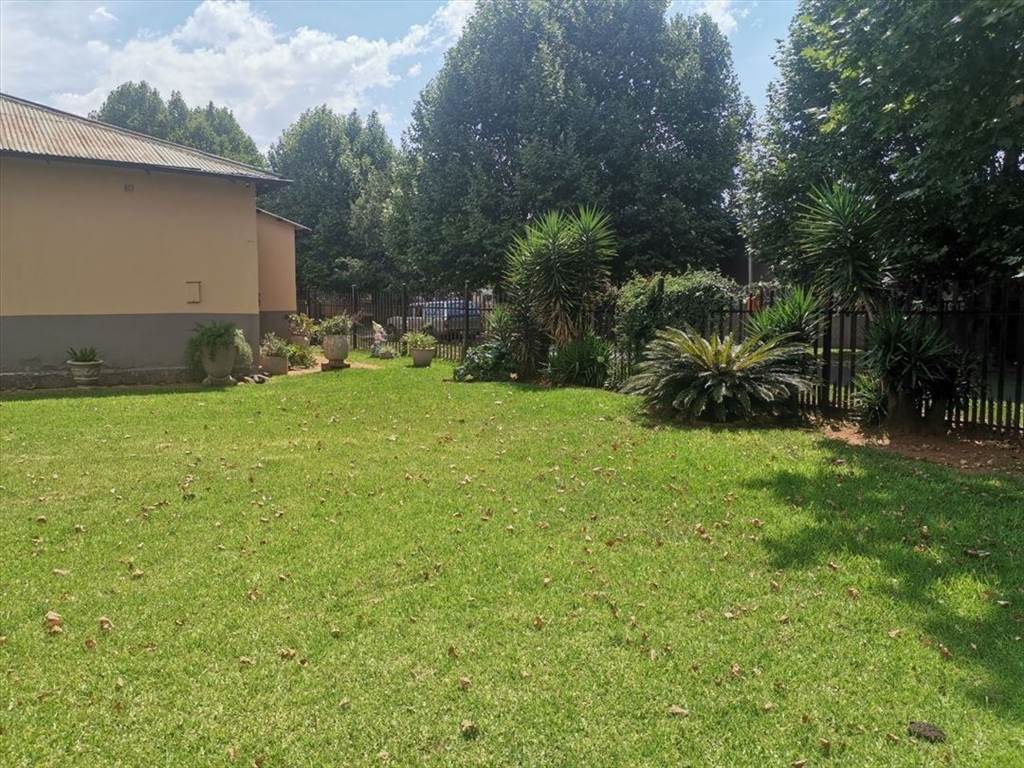 3 Bed House in Brakpan Central photo number 14