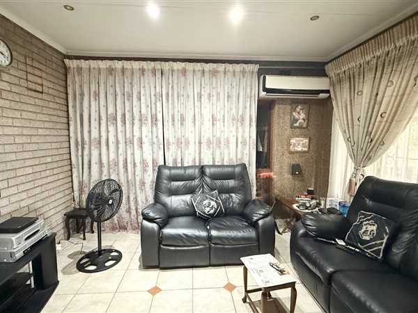 4 Bedroom House 4 Bedroom House