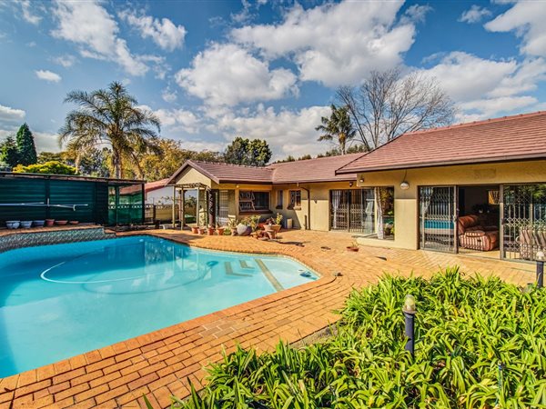 8 Bedroom House 8 Bedroom House