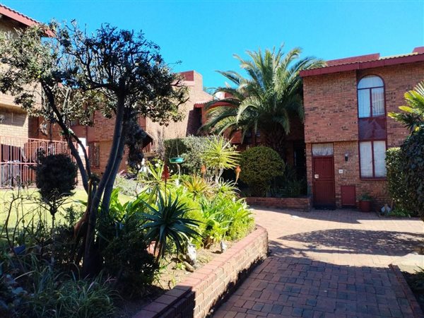 2 Bedroom Townhouse 2 Bedroom Townhouse