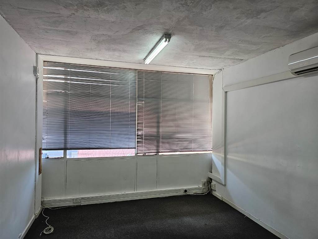 130  m² Office Space in Norwood photo number 7