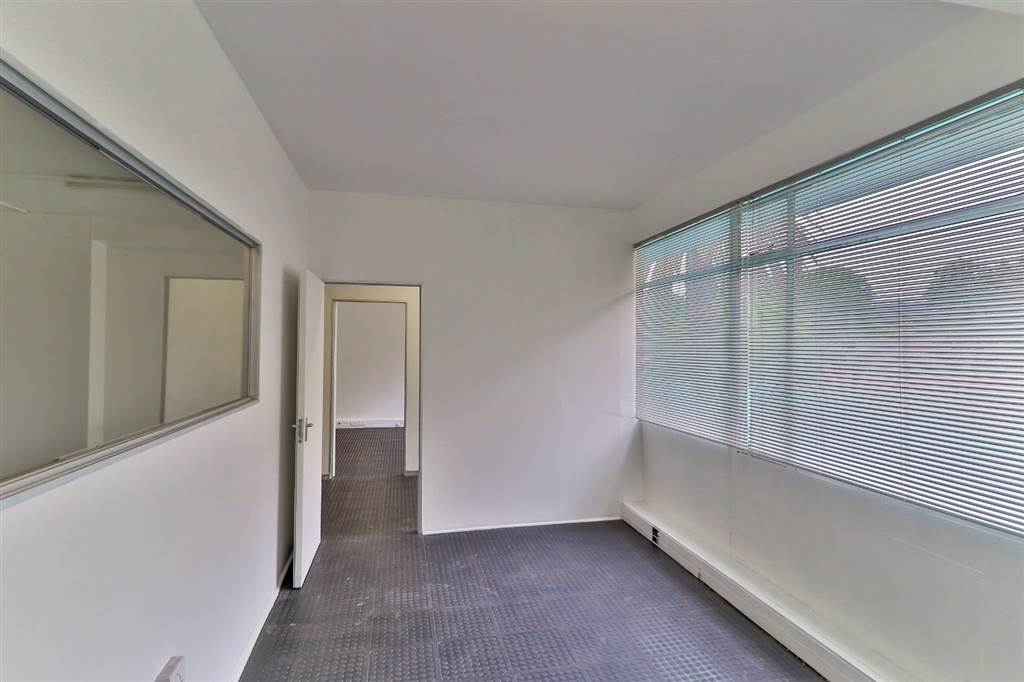 130  m² Office Space in Norwood photo number 13