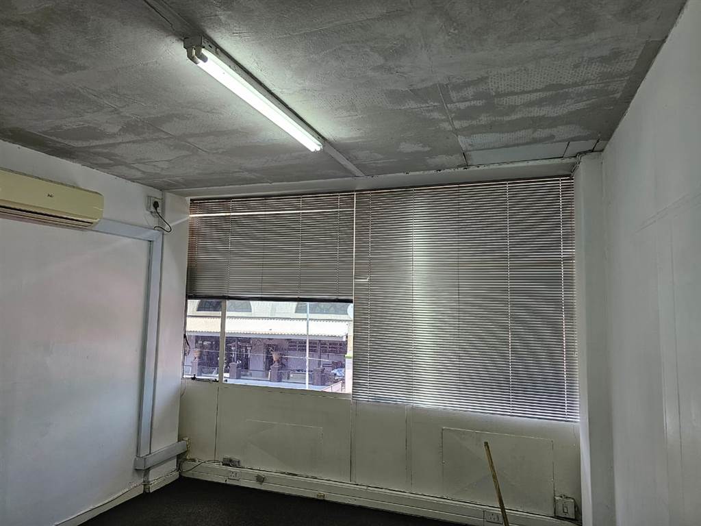 130  m² Office Space in Norwood photo number 3
