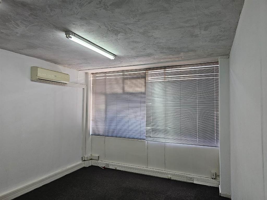 130  m² Office Space in Norwood photo number 2