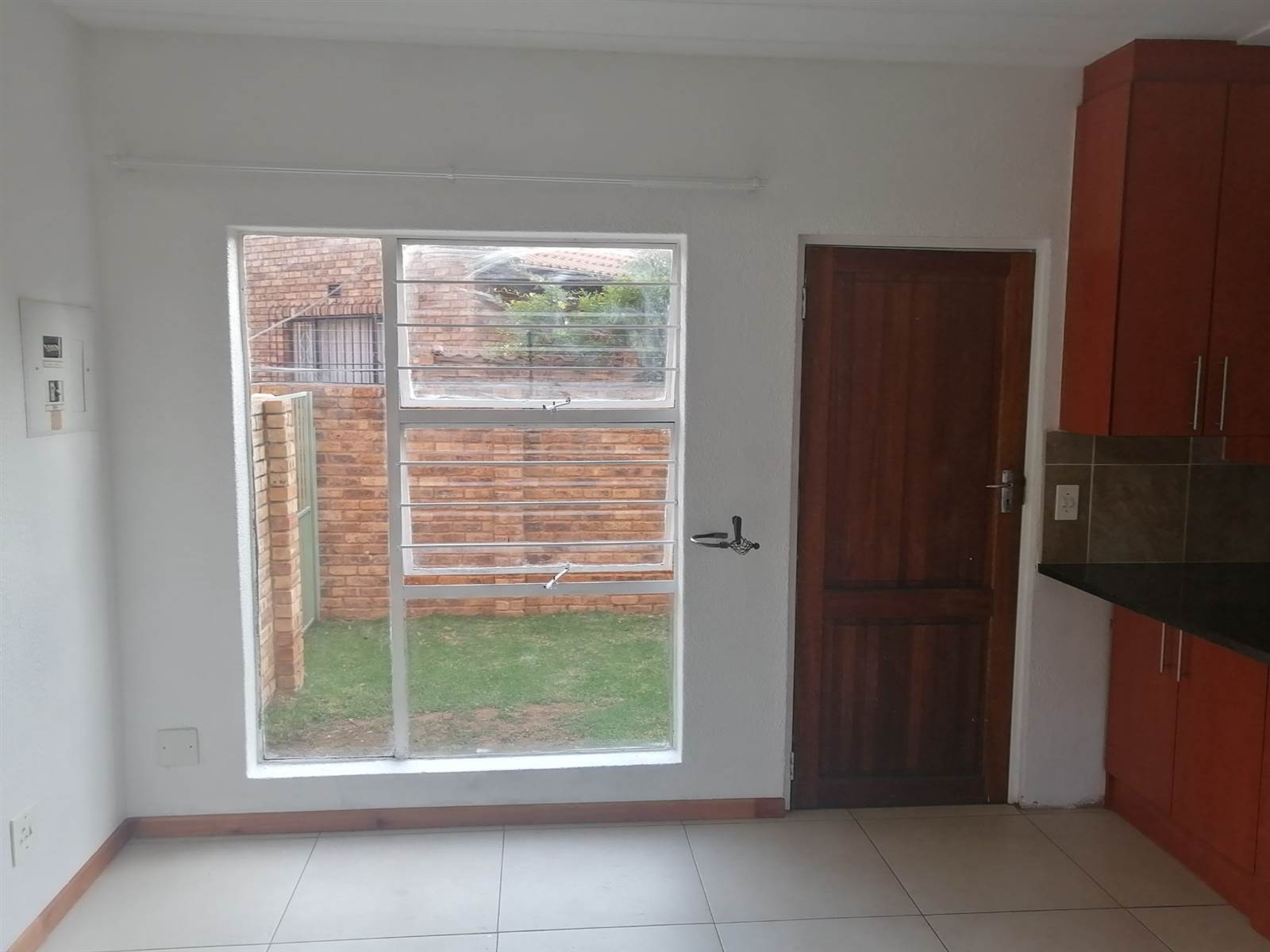 2 Bed Townhouse in Ontdekkers Park photo number 16