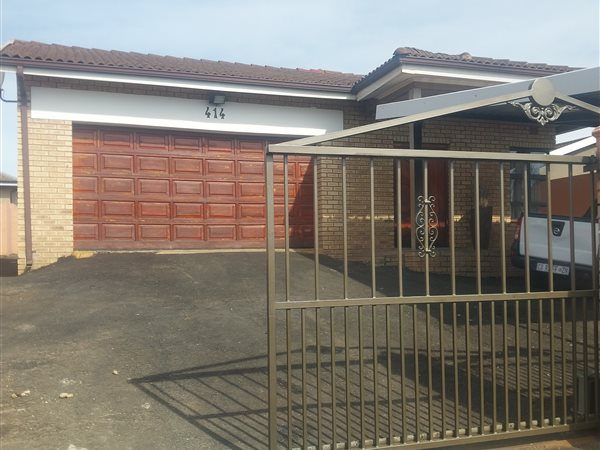 4 Bedroom House 4 Bedroom House
