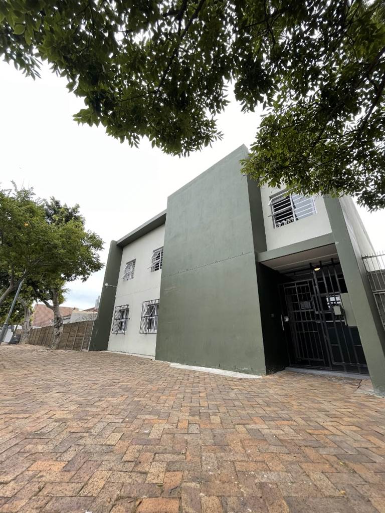 7 Bed Apartment in Parow Central photo number 9