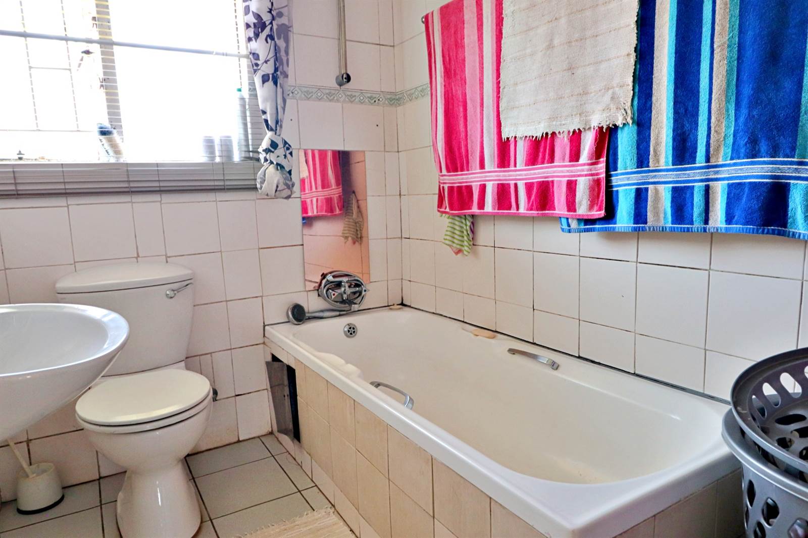 2 Bed Townhouse in Glen Marais photo number 3