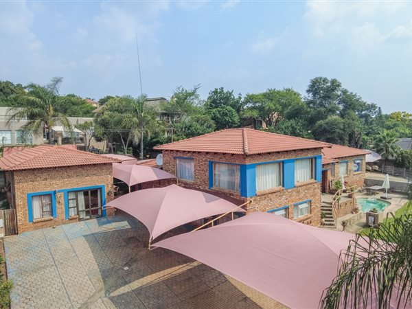 6 Bedroom House 6 Bedroom House