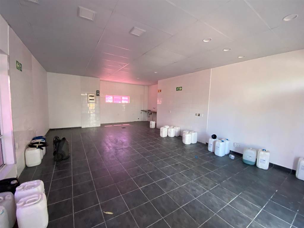 60  m² Retail Space in Gordons Bay Central photo number 9