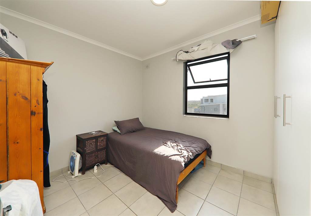 1 Bed Apartment in Parklands photo number 10