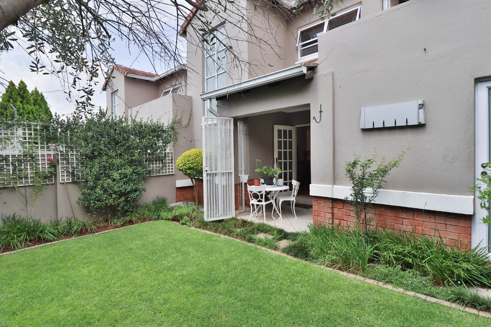 2 Bed Townhouse in Bryanston photo number 13