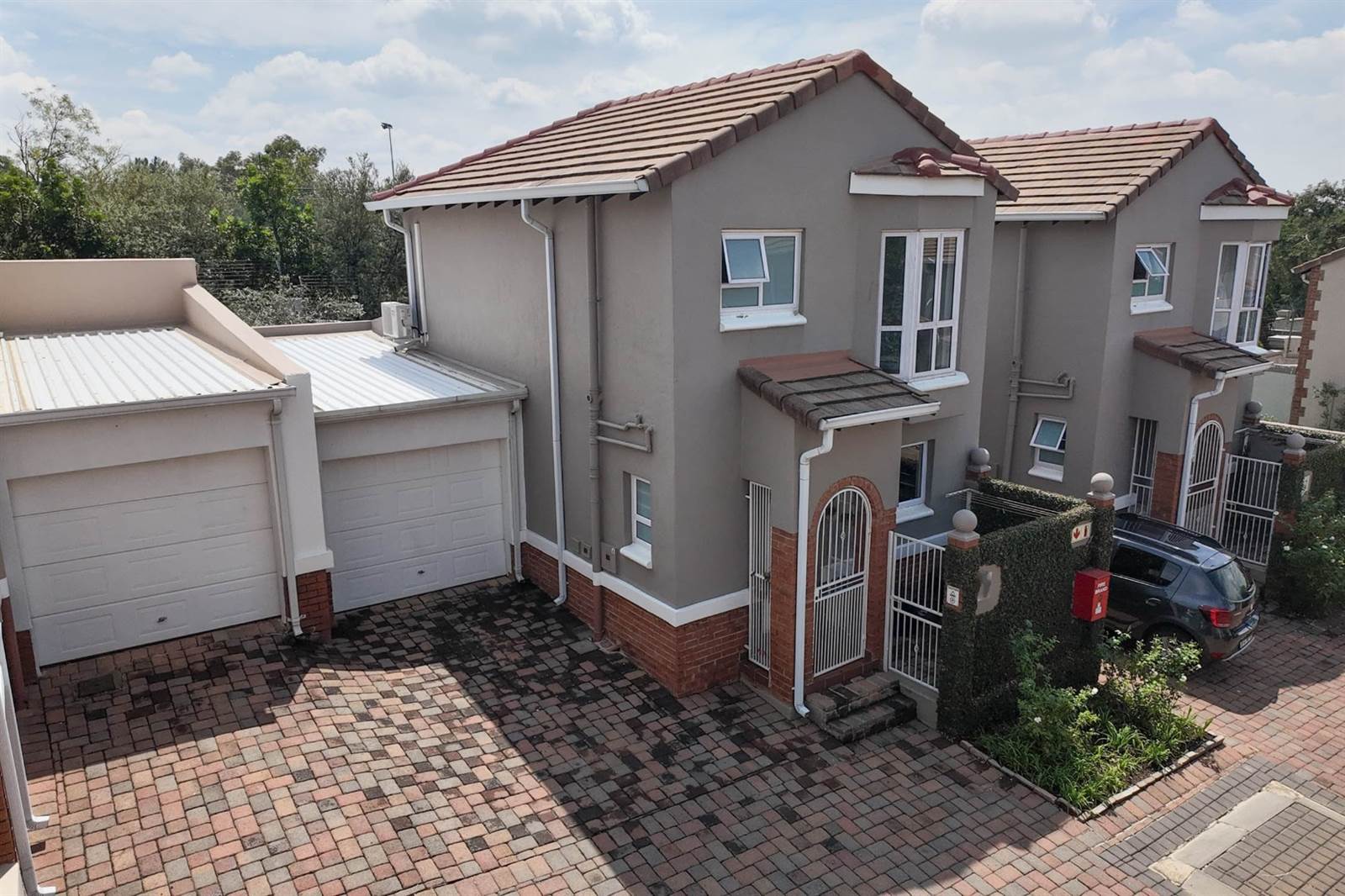 2 Bed Townhouse in Bryanston photo number 1