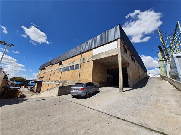 2 000  m² Industrial space