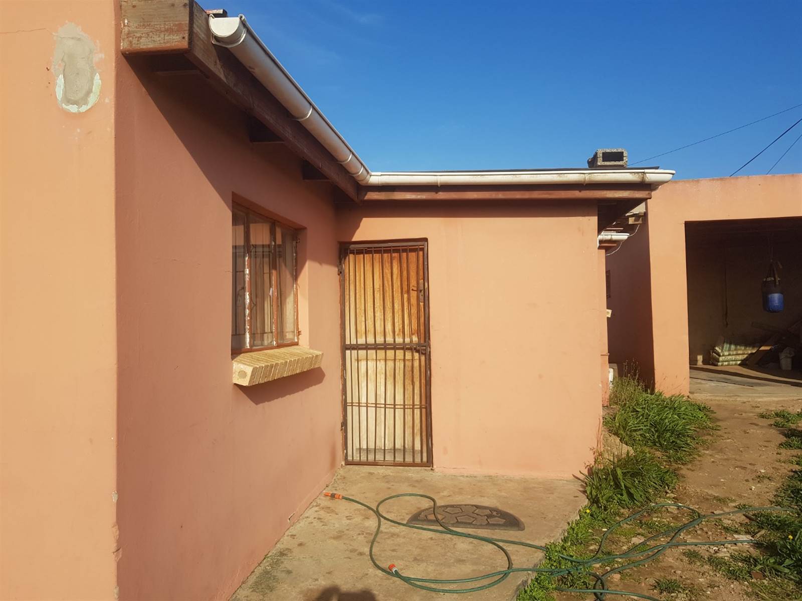 4 Bed House in Zwide photo number 4