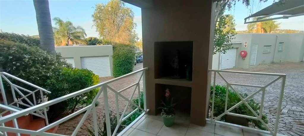 2 Bed Townhouse in Rangeview photo number 6