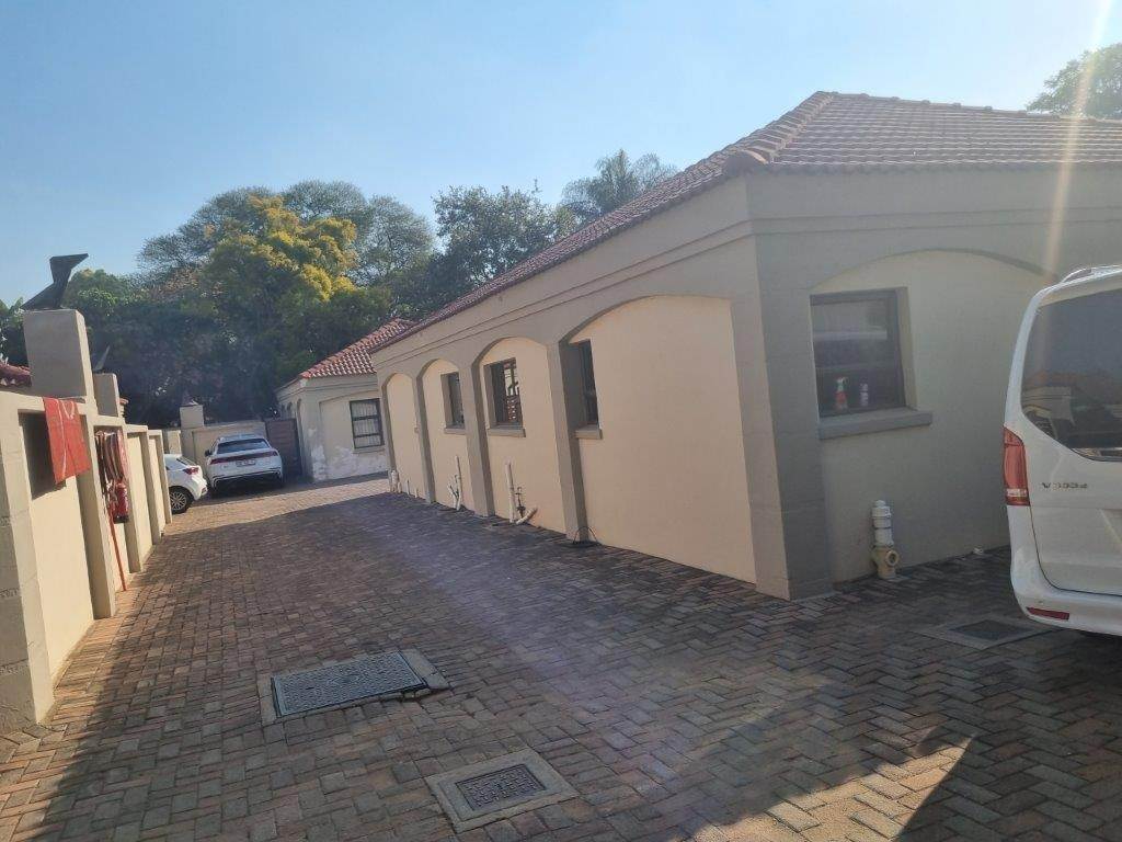 1 Bed Townhouse in Polokwane Central photo number 2
