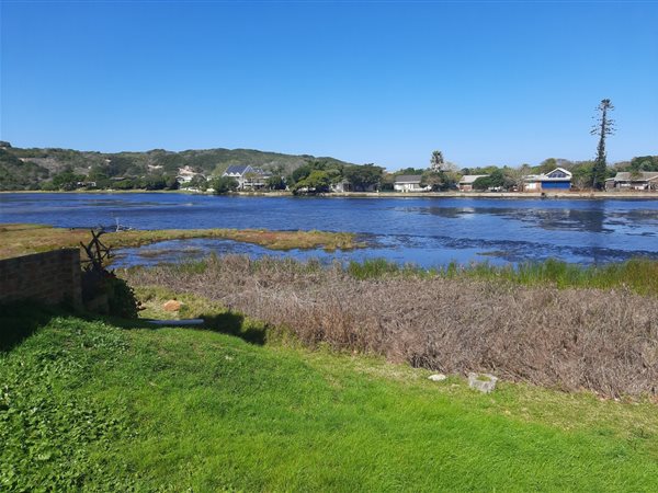 775 m² Land available in Great Brak River