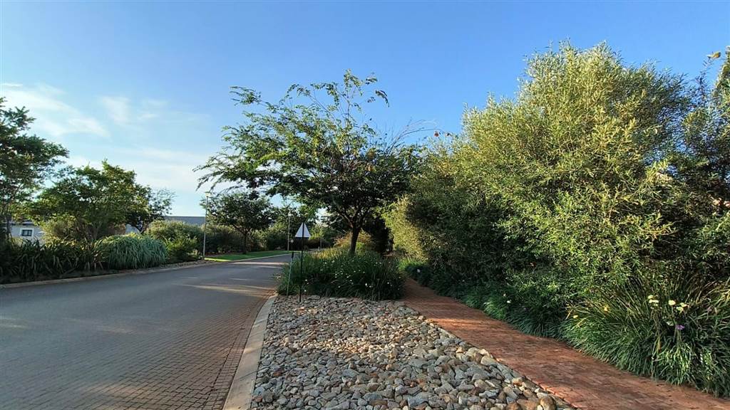 640 m² Land available in De Land Estate photo number 8