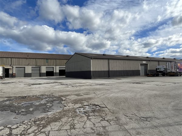 27 290 m² Industrial space 27 290 m² Industrial space