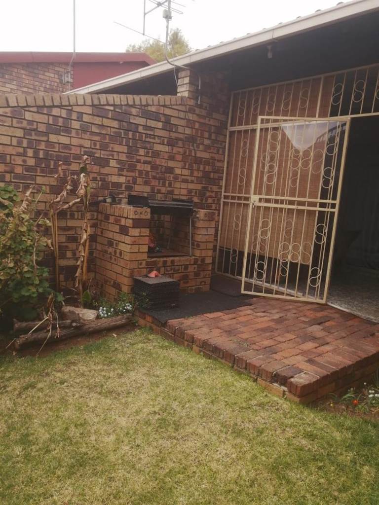 3 Bed Simplex in Benoni Central photo number 18