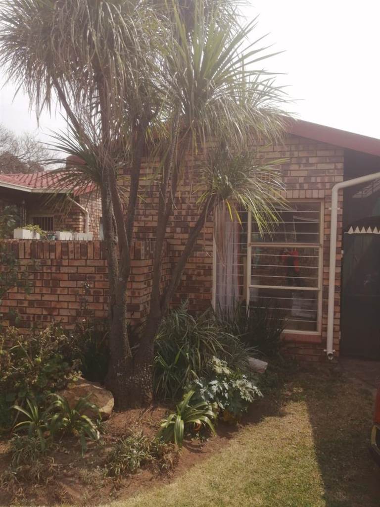 3 Bed Simplex in Benoni Central photo number 14