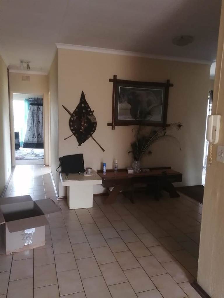 3 Bed Simplex in Benoni Central photo number 9