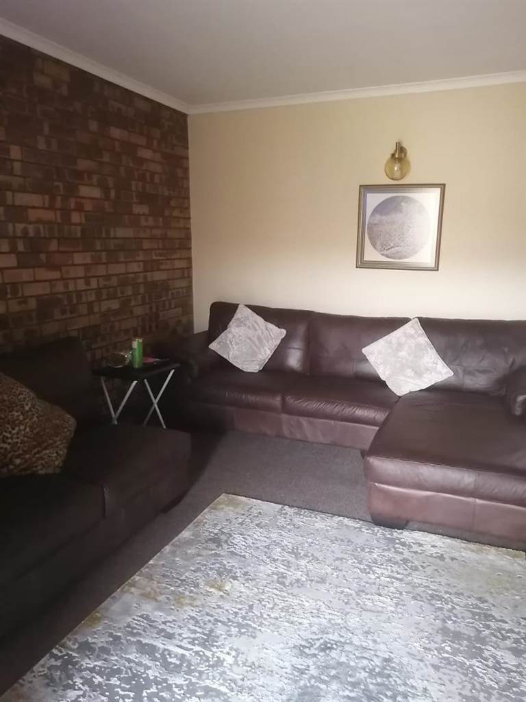 3 Bed Simplex in Benoni Central photo number 6