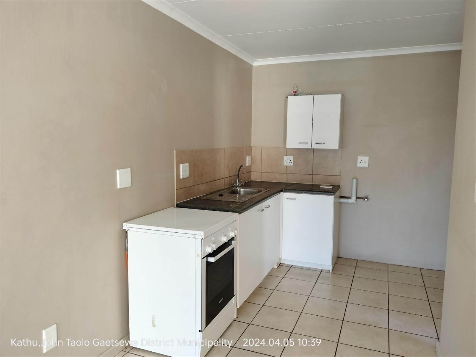 3 Bed Townhouse in Kathu photo number 4