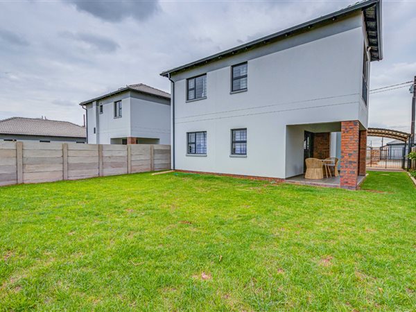 4 Bedroom House 4 Bedroom House
