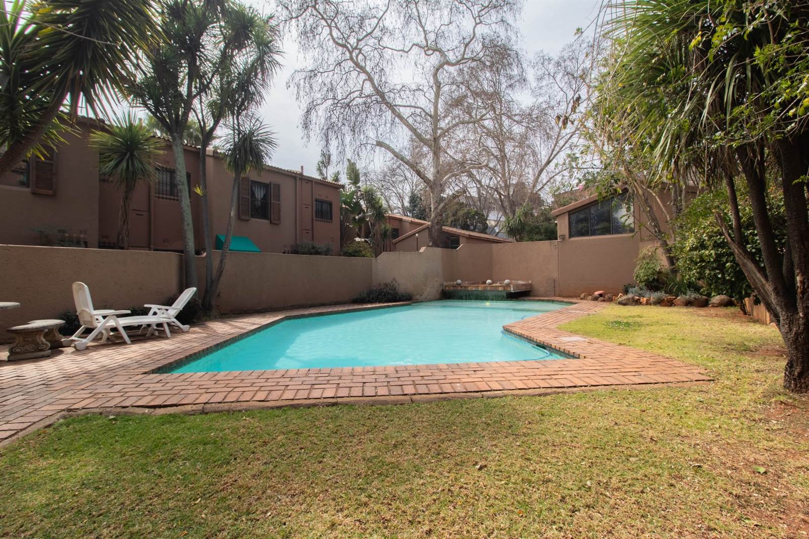 3 Bed Townhouse in Parktown photo number 17