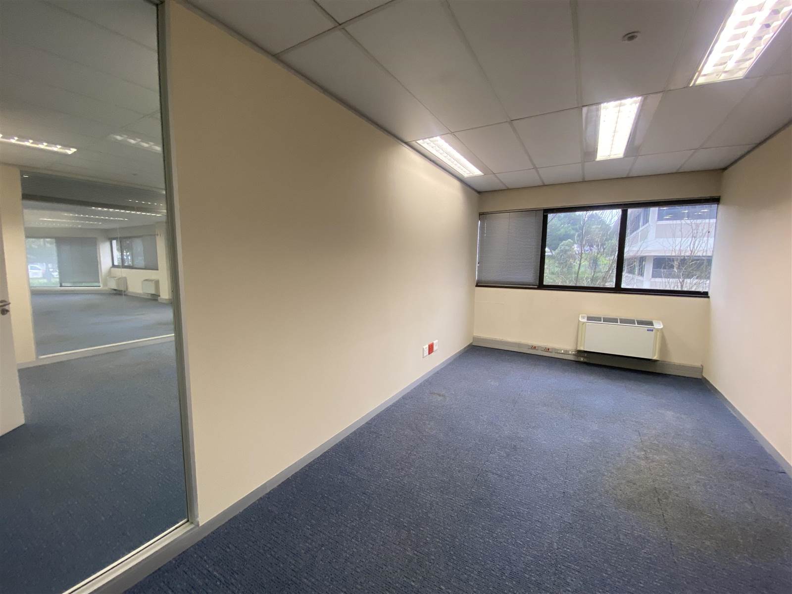 637  m² Commercial space in Pinelands photo number 19