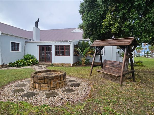 4 Bedroom House 4 Bedroom House