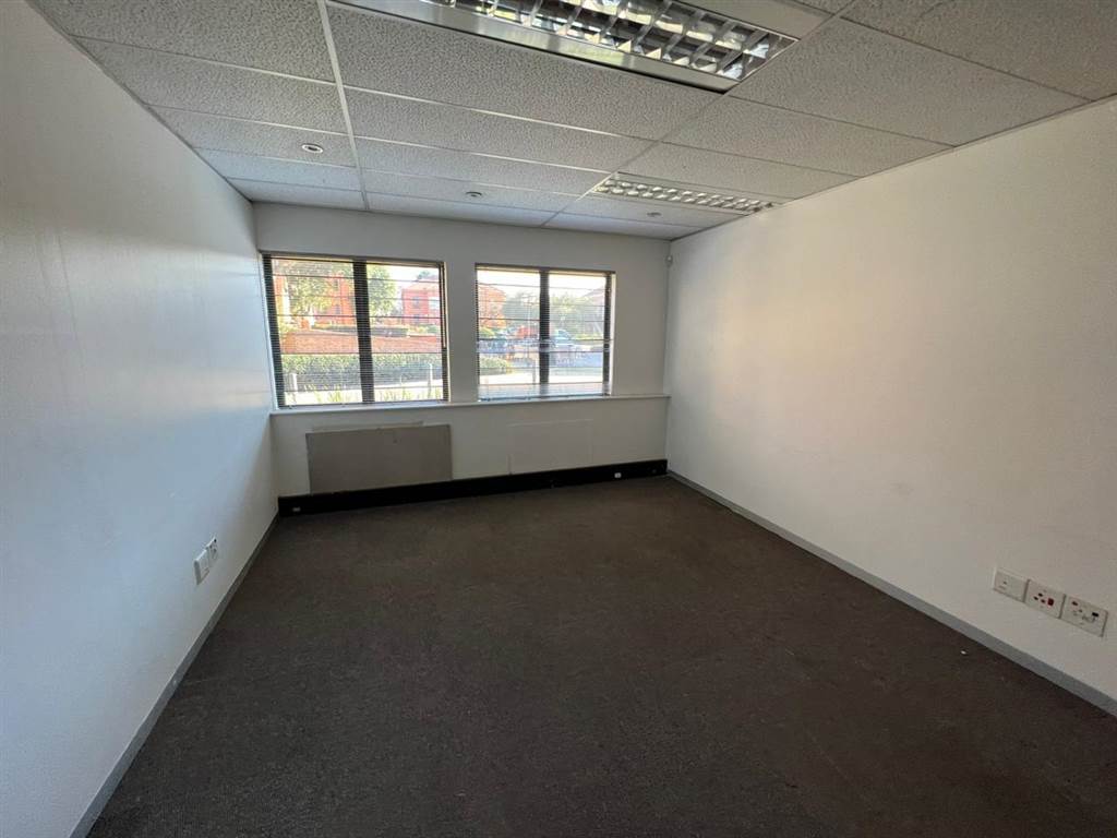2208  m² Commercial space in Rivonia photo number 9