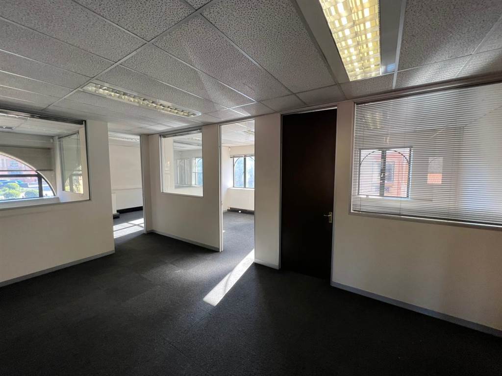 2208  m² Commercial space in Rivonia photo number 30