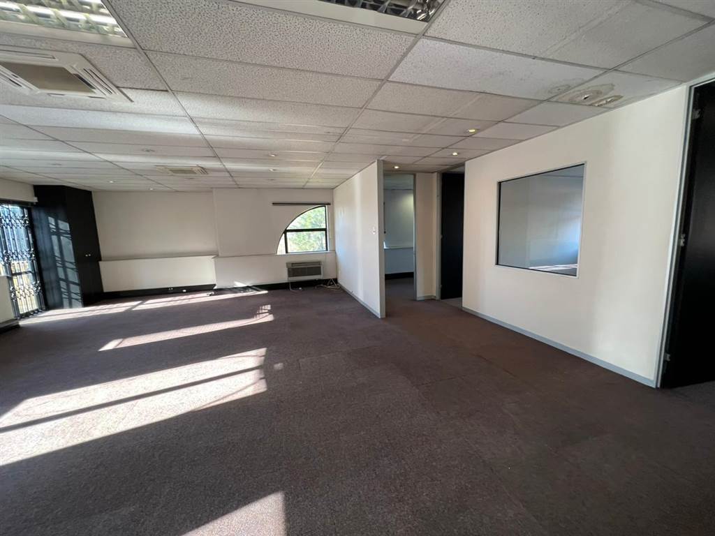 2208  m² Commercial space in Rivonia photo number 16