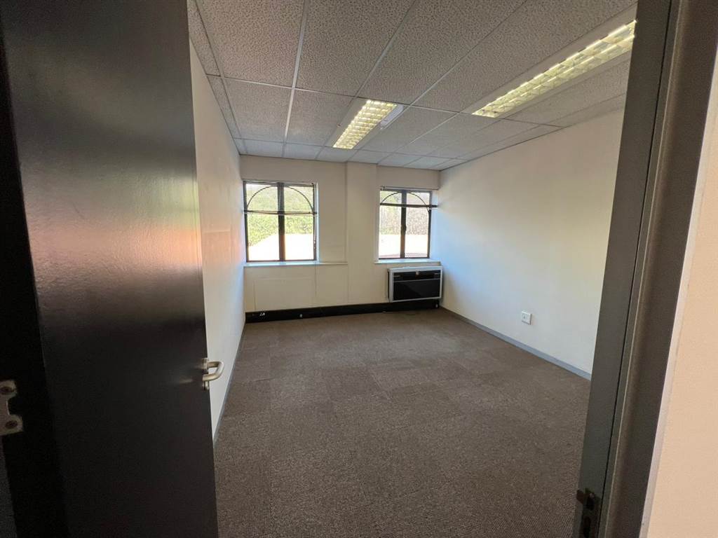 2208  m² Commercial space in Rivonia photo number 22