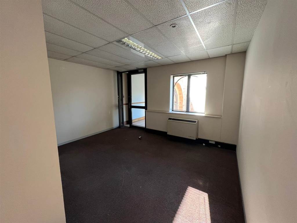 2208  m² Commercial space in Rivonia photo number 24