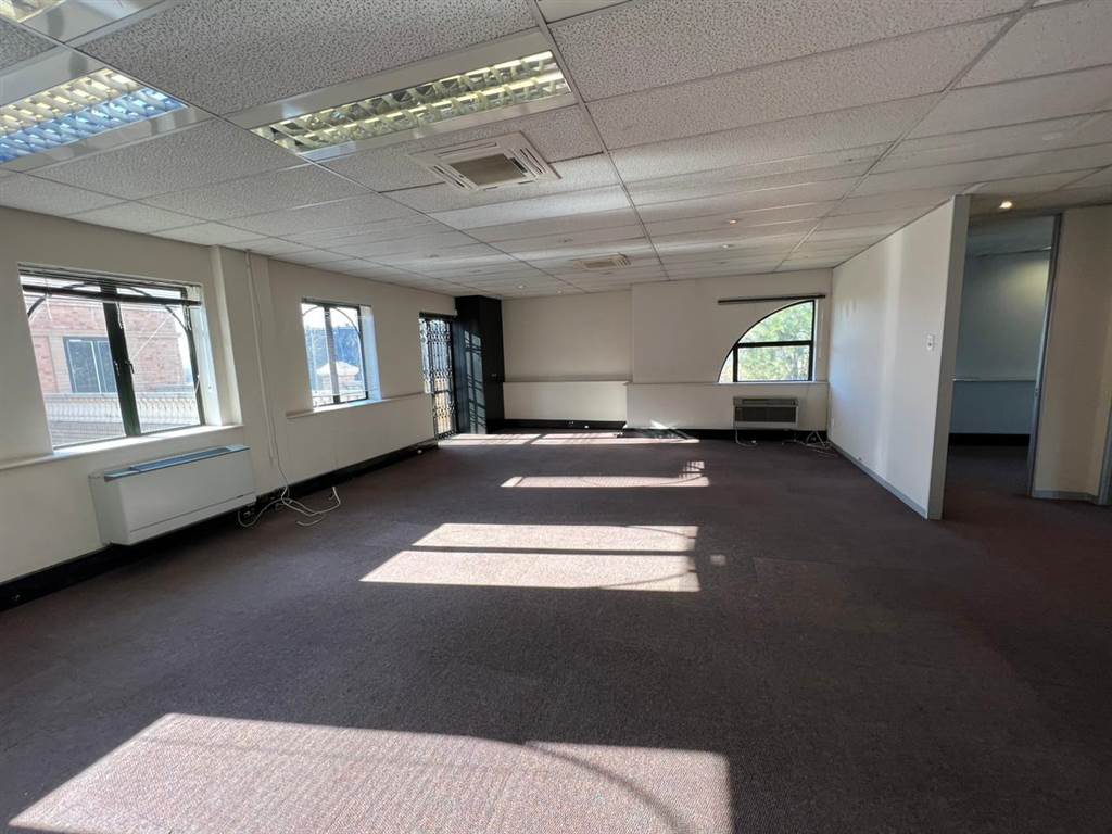 2208  m² Commercial space in Rivonia photo number 17