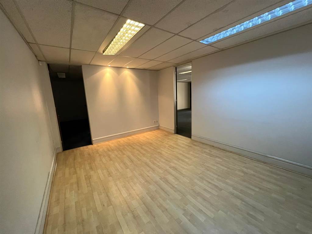 2208  m² Commercial space in Rivonia photo number 25