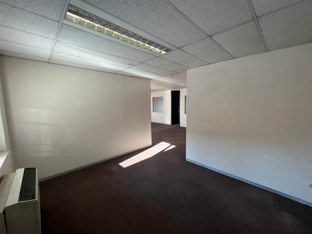 2208  m² Commercial space in Rivonia photo number 20