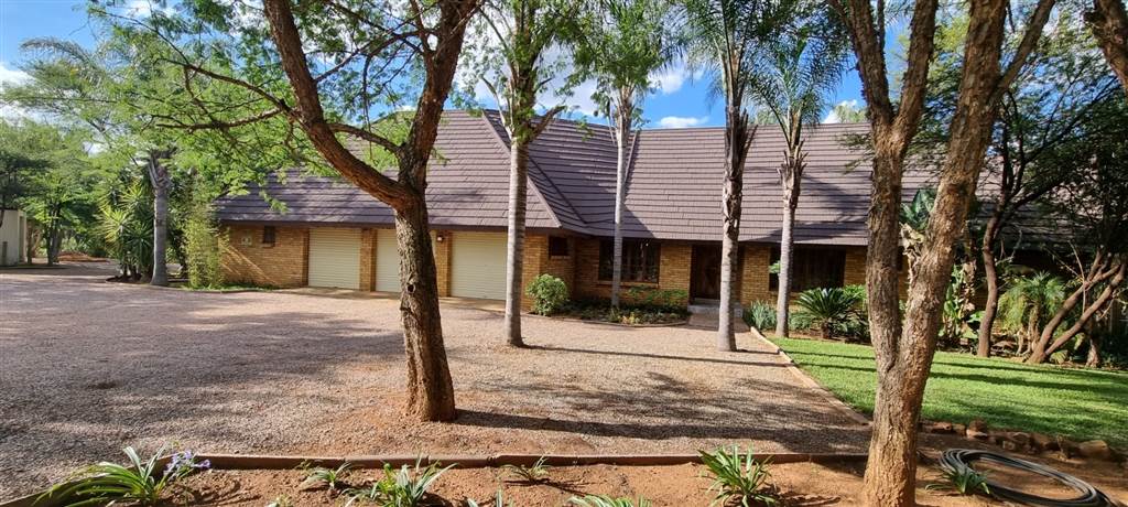 5 Bed House in Kameelfontein and surrounds photo number 5