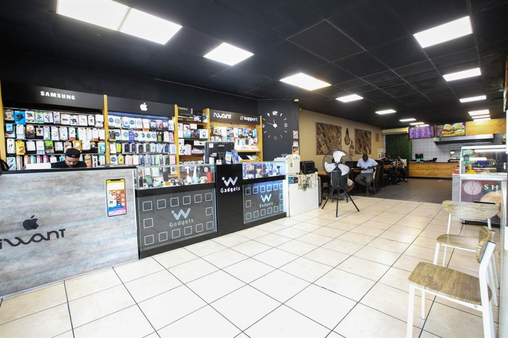 158  m² Retail Space in Sea Point photo number 5