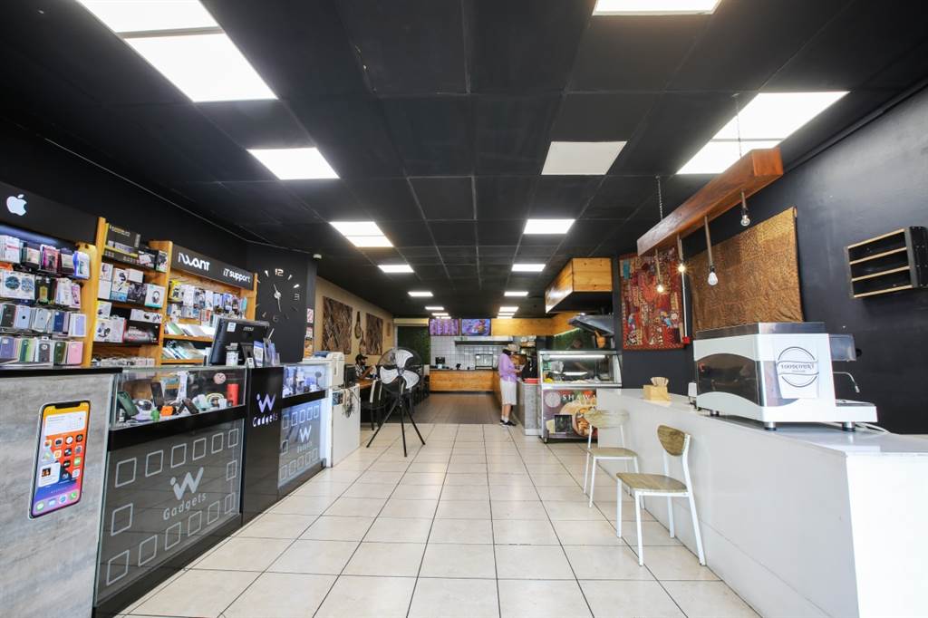 158  m² Retail Space in Sea Point photo number 4