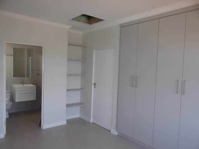 1 Bed Apartment in Wilgeheuwel photo number 8