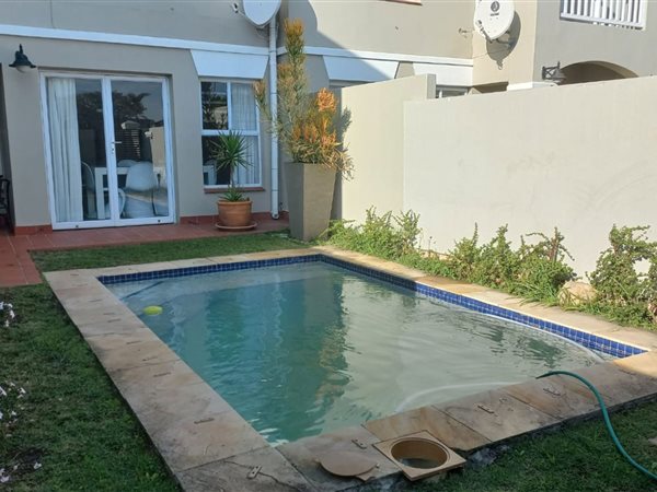 2 Bed Townhouse in Summerstrand