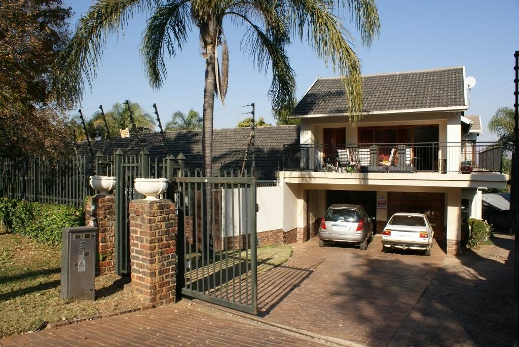 3 Bed House in Waterkloof Ridge photo number 1