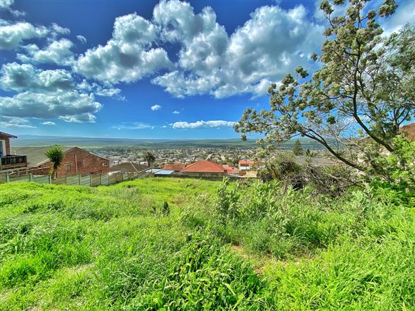 832 m² Land available in Heuwelkruin