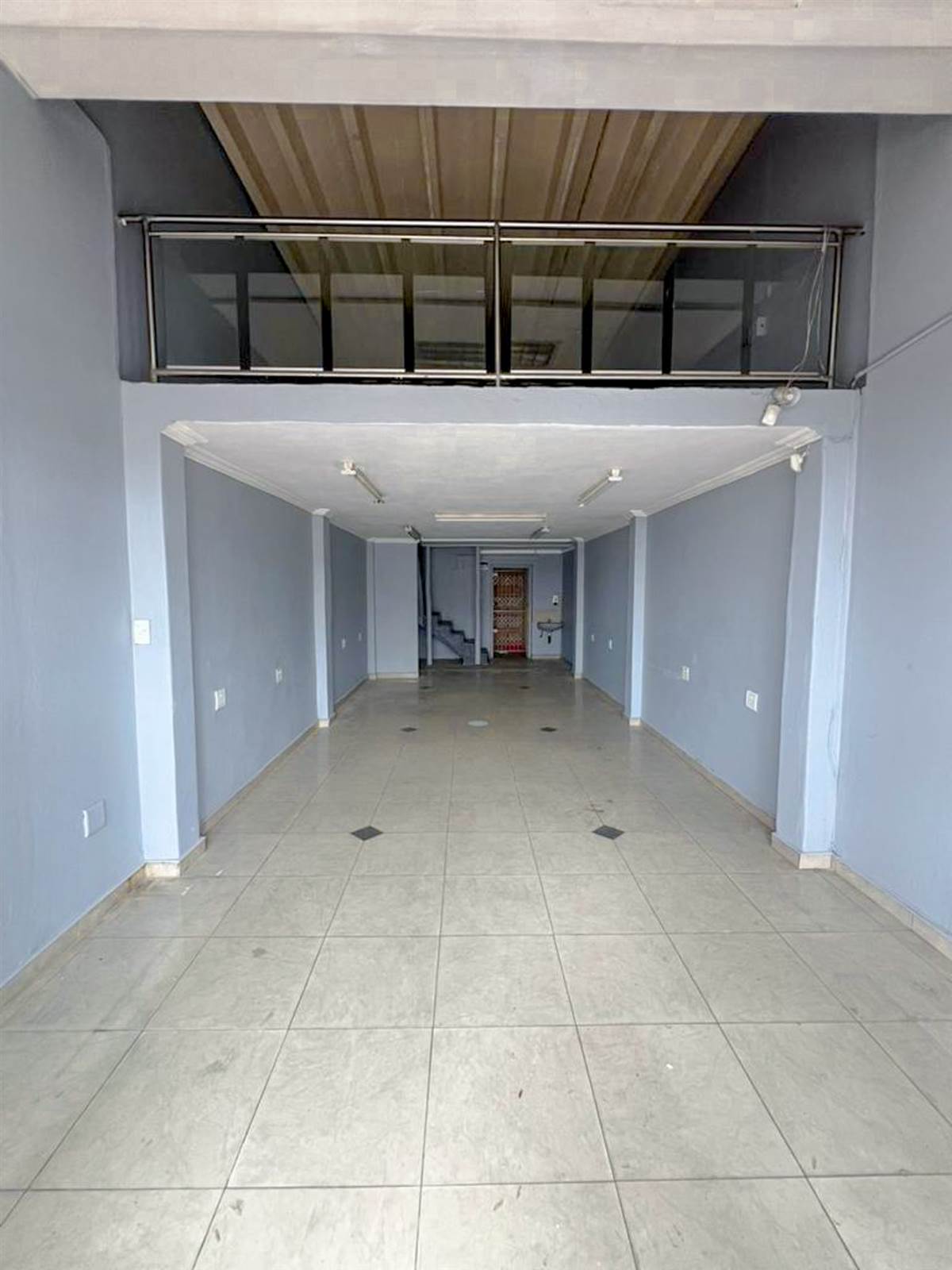 145  m² Retail Space in Westcliff photo number 3