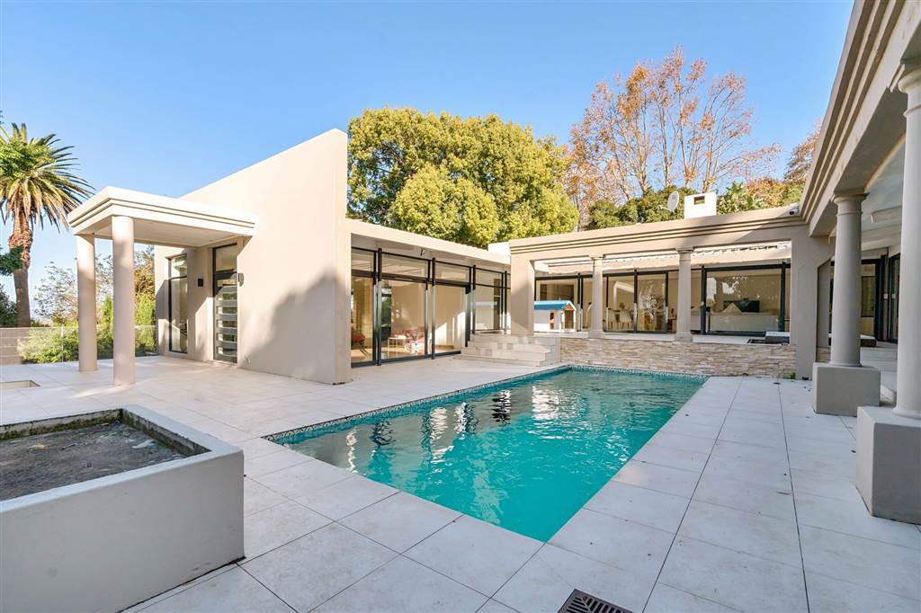 5 Bedroom House 5 Bedroom House